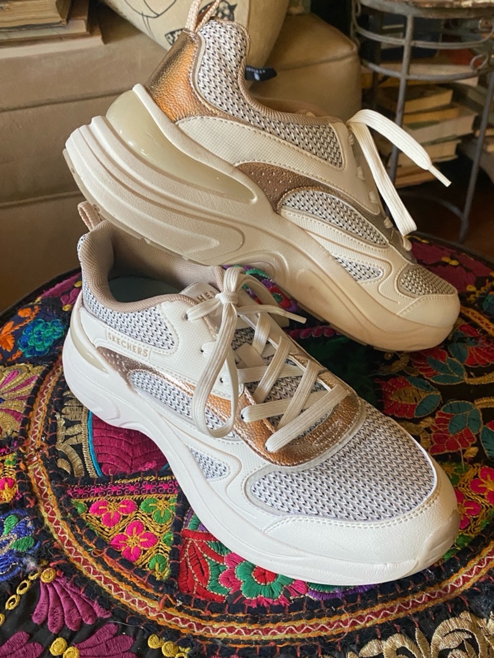 Skechers Street LA Memory Foam White and Gold Athletic Shoes Size 10